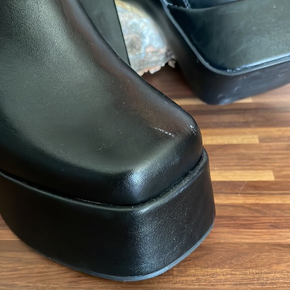 NASTY GAL FAUX LEATHER PLATFORM BOOTS ✨ - Picture 4 of 9